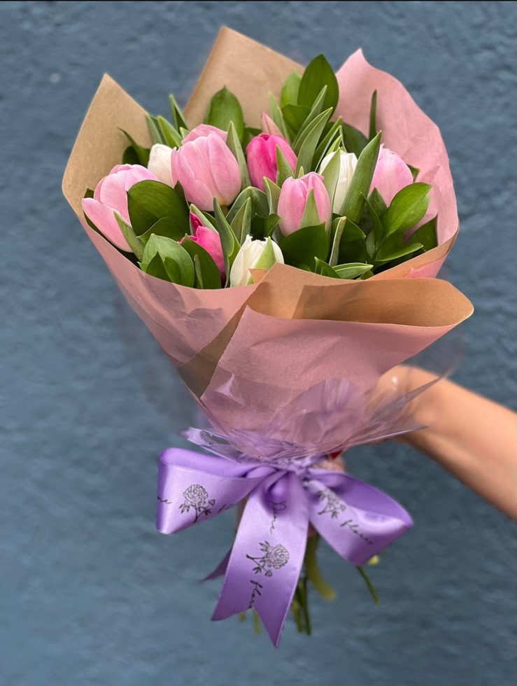 Buquê de 10 Tulipas — Poeme Flores, floricultura em Jundiaí