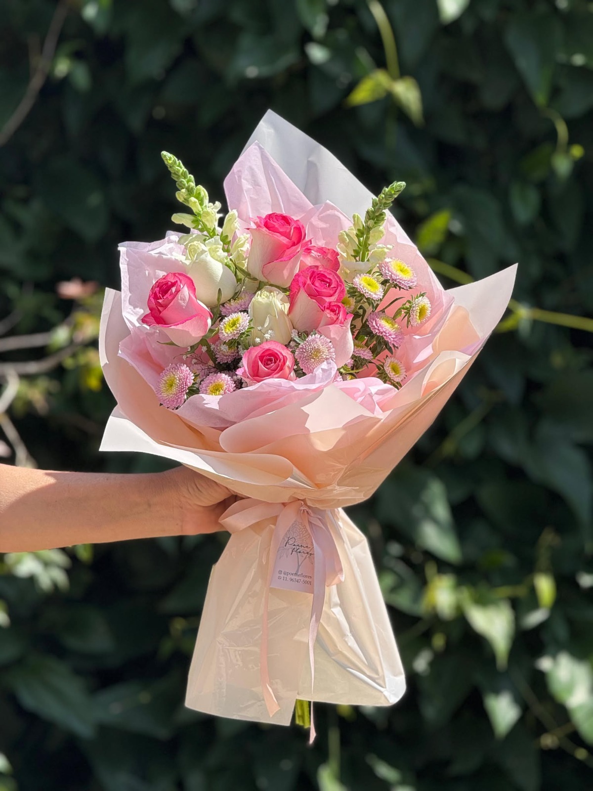 Buquê Margaridas, Rosas Cor de Rosa e Rosas Brancas — Poeme Flores, floricultura em Jundiaí
